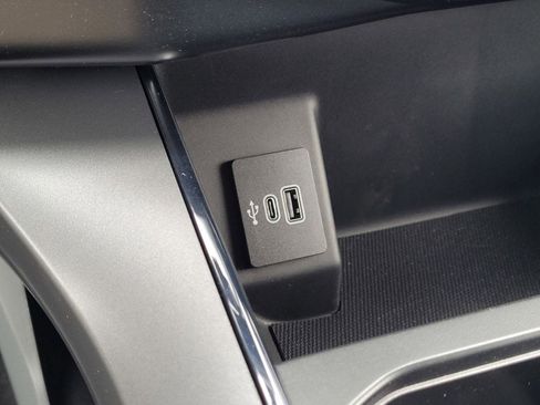 New 2025 Ford F150 Lightning Flash image 48