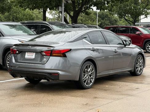 Used 2023 Nissan Altima 2.0 SR FWD image 4