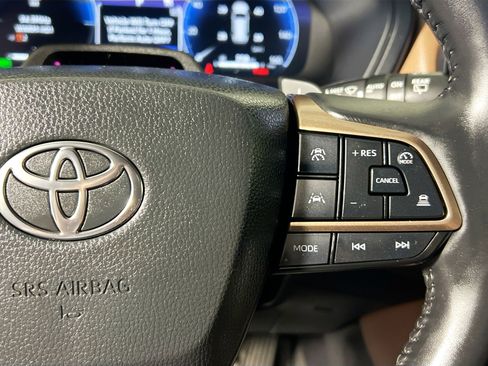 Used 2024 Toyota Grand Highlander AWD Hybrid image 19