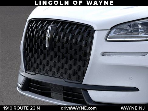 New 2026 Lincoln Corsair Reserve w/ Jet Appearance Package AWD/4WD image 18