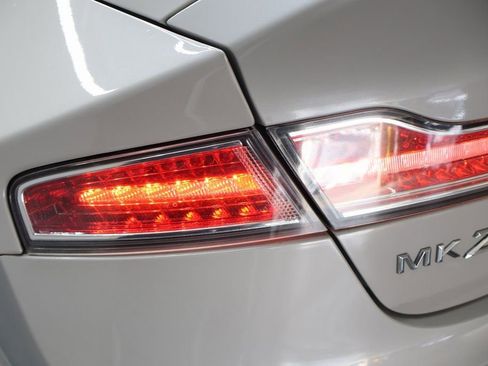 Used 2020 Lincoln MKZ image 27