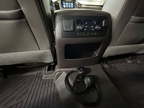 Used 2019 GMC Yukon Denali w/ Denali Ultimate Package AWD/4WD image 25