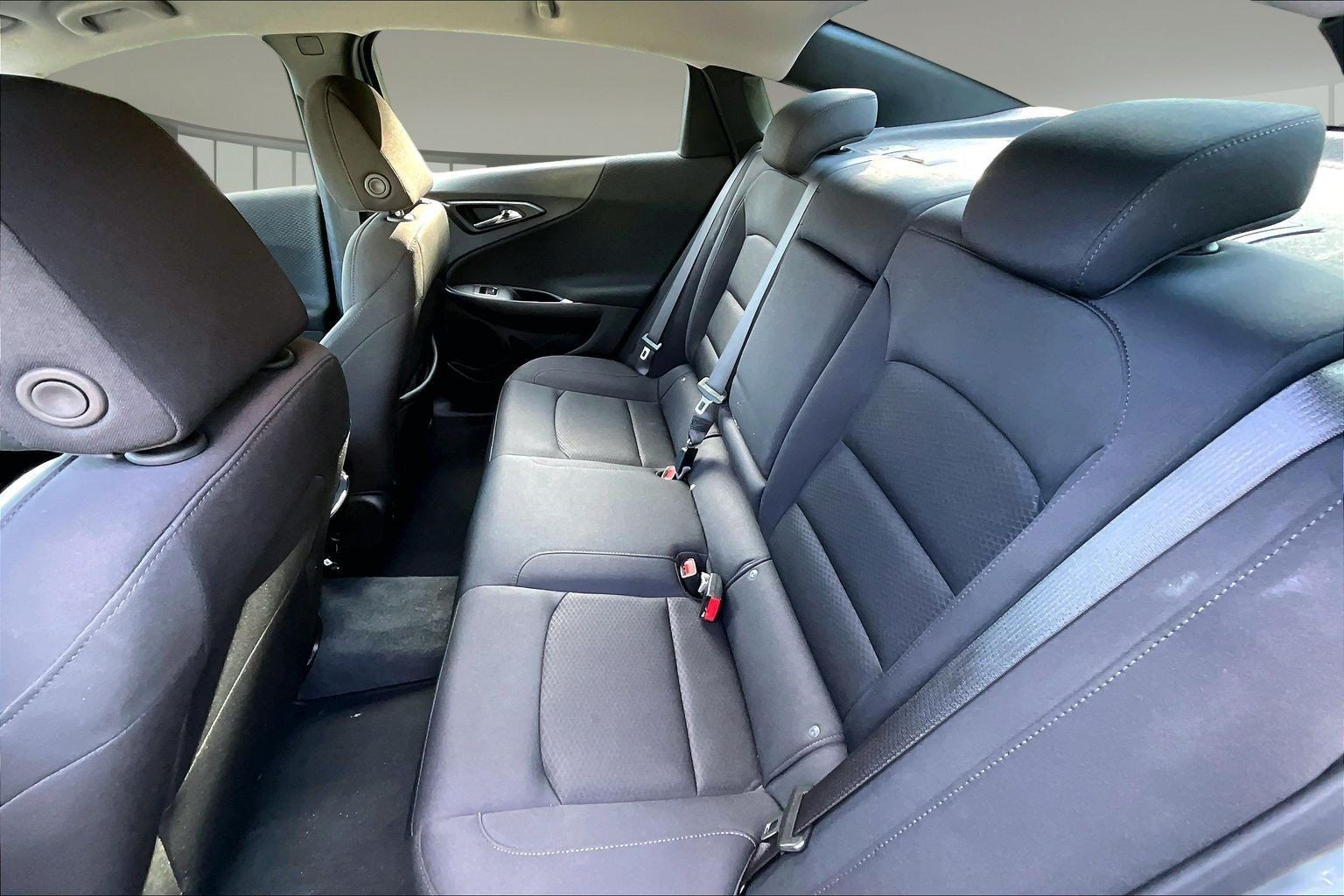 Used 2025 Chevrolet Malibu LT FWD image 24