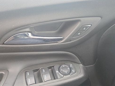 Used 2024 Chevrolet Equinox LT image 22