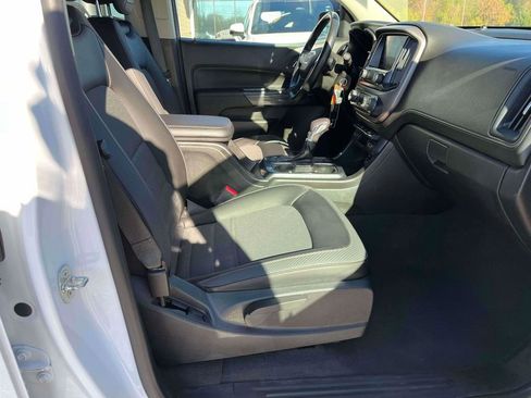 Used 2022 GMC Canyon AT4 w/ Trailering Package image 9