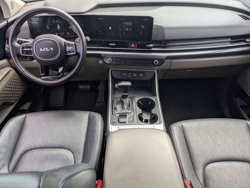 Used 2025 Kia Carnival FWD image 26
