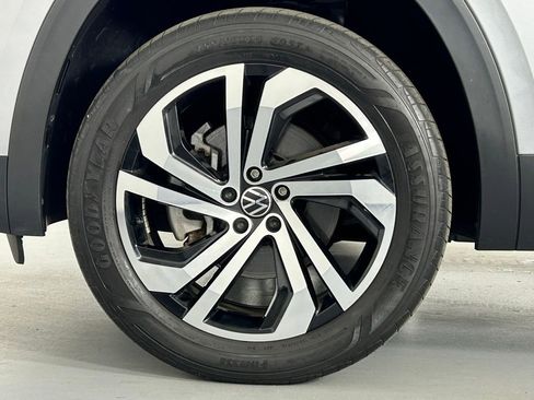 Used 2023 Volkswagen Atlas SEL AWD/4WD image 39
