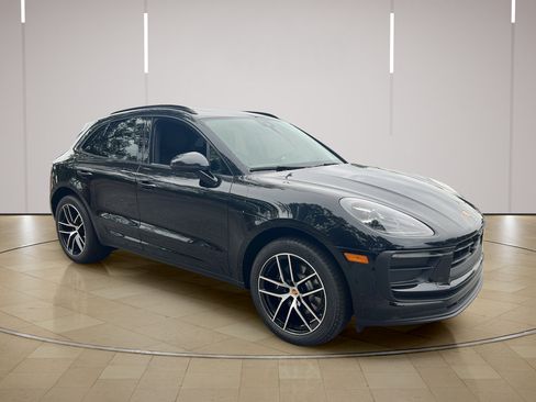 New 2026 Porsche Macan AWD/4WD image 9