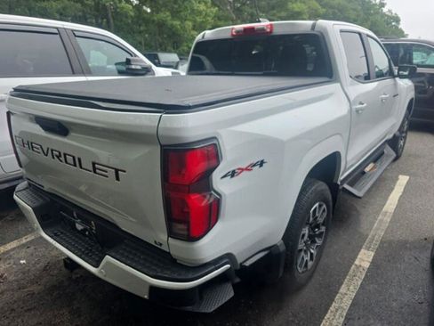 Used 2023 Chevrolet Colorado LT w/ LT Convenience Package III AWD/4WD image 2