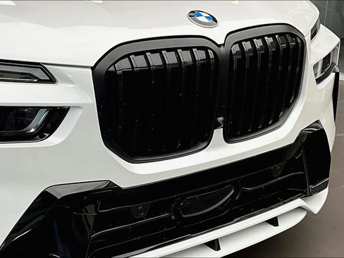 Used 2024 BMW X7 xDrive40i w/ M Sport Package image 31