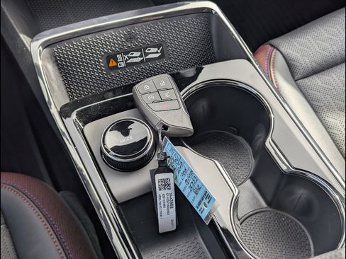 New 2026 Chevrolet Equinox RS w/ LPO, Floor Liner Package AWD/4WD image 26