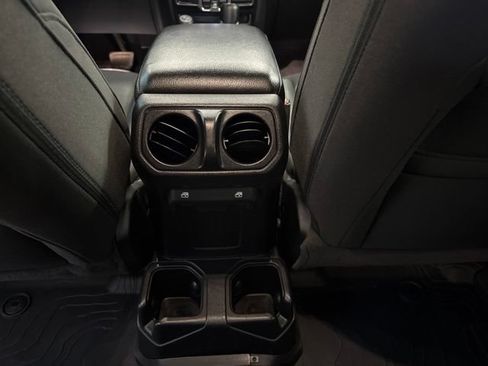 Used 2021 Jeep Gladiator Sport AWD/4WD image 39