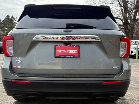Used 2020 Ford Explorer XLT AWD/4WD image 8