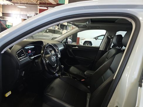 Used 2019 Volkswagen Tiguan SEL image 14