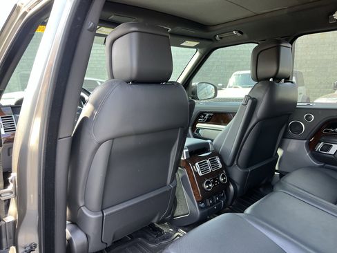 Used 2020 Land Rover Range Rover HSE image 34