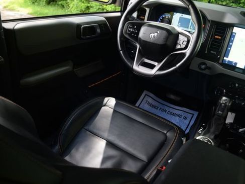 Used 2022 Ford Bronco Badlands AWD/4WD image 2