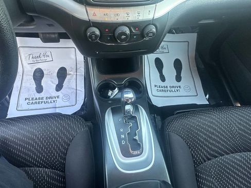 Used 2015 Dodge Journey SXT w/ Flexible Seating Group image 17