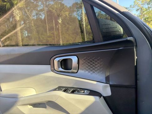 Certified 2025 Kia Sorento S w/ Panoramic Sunroof Package FWD image 18