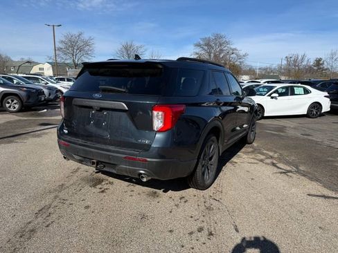 Used 2022 Ford Explorer XLT w/ Equipment Group 202A image 27