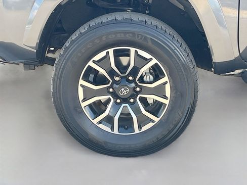 Used 2022 Toyota Tacoma TRD Sport w/ TRD Premium Sport Package RWD image 30