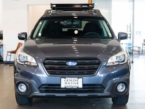 Used 2017 Subaru Outback 2.5i Premium image 2