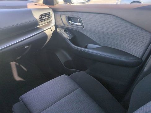 Used 2023 Nissan Rogue SV FWD image 18