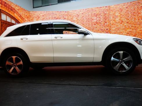 Used 2022 Mercedes-Benz GLC 300 4MATIC image 5