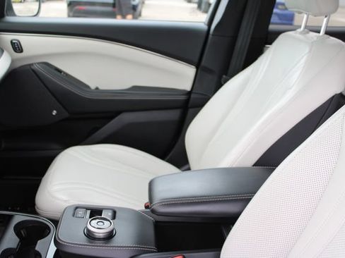 Used 2022 Ford Mustang Mach-E Premium AWD/4WD image 33
