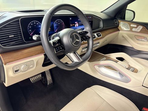 Used 2024 Mercedes-Benz GLS 450 4MATIC image 23