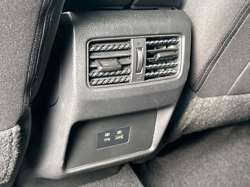 Used 2023 Nissan Rogue SV image 17