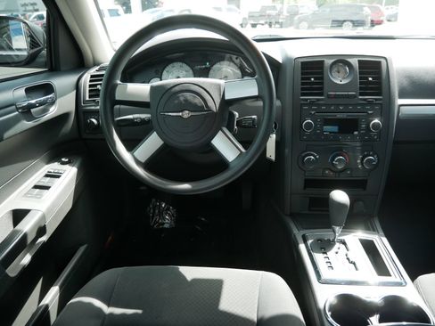 Used 2008 Chrysler 300 LX RWD image 11