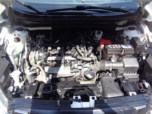 Used 2020 Nissan Kicks SR w/ SR Premium Package image 8