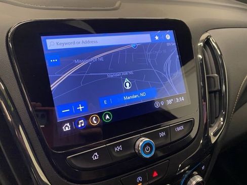 Used 2023 Chevrolet Equinox Premier image 11