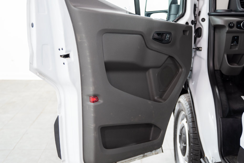 Used 2025 Ford Transit 250 148 High Roof RWD image 5