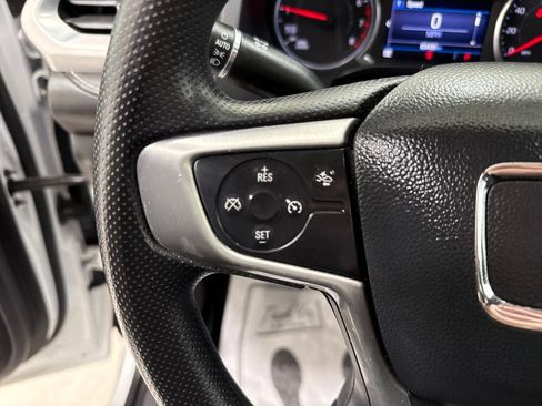 Used 2022 GMC Acadia SLE image 22