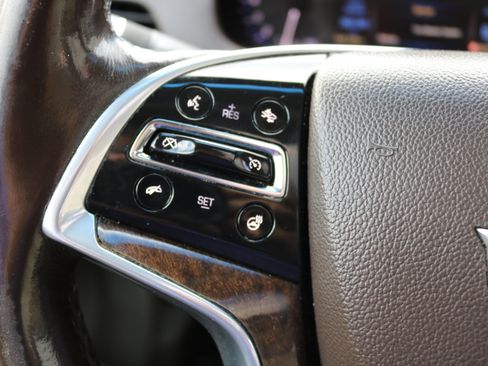 Used 2016 Cadillac XTS Luxury w/ Driver Awareness Package image 38