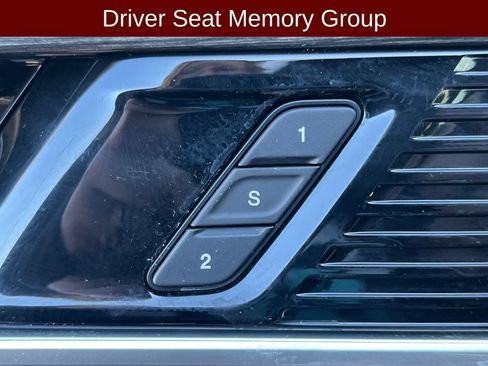 Used 2022 Jeep Wagoneer Series III w/ Flexible Seating Group AWD/4WD image 34