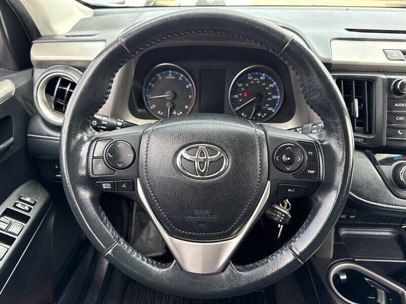 Used 2018 Toyota RAV4 XLE w/ Carpet Mat Package FWD image 25