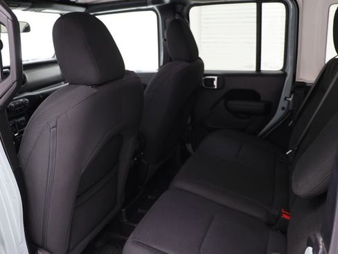 Used 2023 Jeep Wrangler Unlimited w/ Cold Weather Group image 12