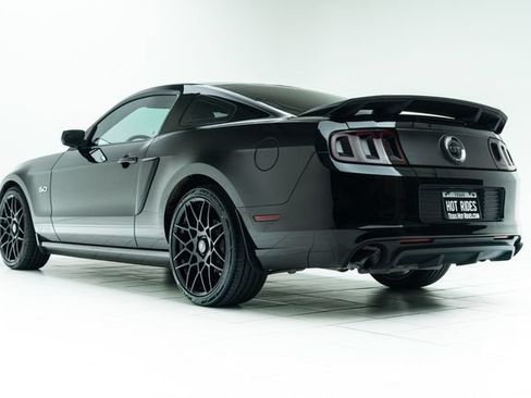Used 2014 Ford Mustang GT Premium w/ Equipment Group 402A RWD image 18