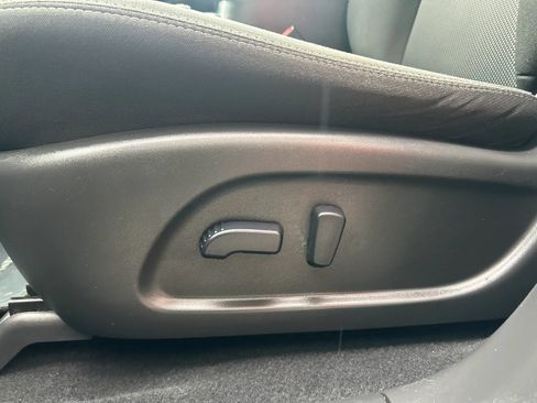 Used 2020 Nissan Pathfinder SV AWD/4WD image 15