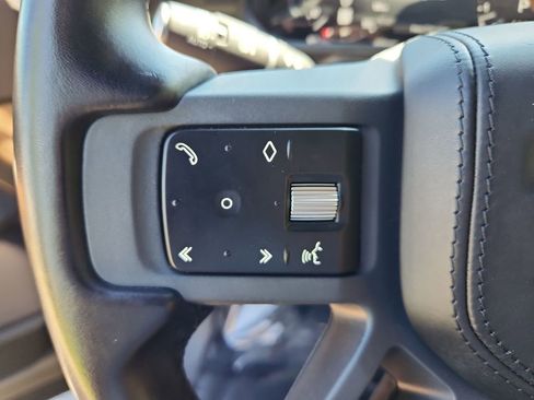 Used 2023 Land Rover Defender 90 X AWD/4WD image 17