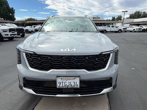 Used 2025 Kia Sorento EX w/ Panoramic Sunroof Package AWD/4WD image 8