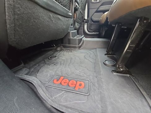 Used 2020 Jeep Wrangler Unlimited Rubicon w/ Steel Bumper Group AWD/4WD image 10