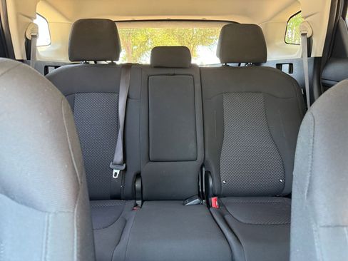 Used 2025 Kia Sportage LX FWD image 38