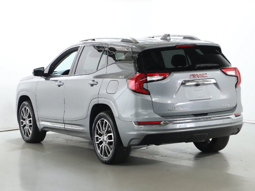 Used 2024 GMC Terrain Denali w/ Denali Premium Package AWD/4WD image 41