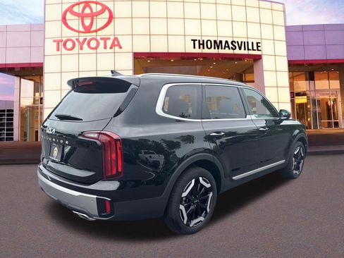 Used 2025 Kia Telluride S FWD image 5