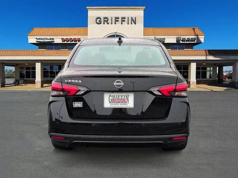 Used 2025 Nissan Versa SV FWD image 8