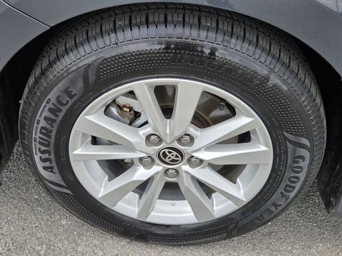 Used 2025 Toyota Camry LE FWD image 14