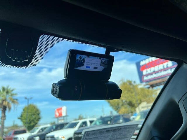 Used 2017 Toyota Tacoma TRD Sport AWD/4WD image 19